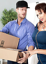 Vanessa, The Fuck Machine And The Delivery Man