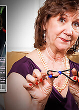 Mature.nl - Demi Is A Horny American Grandma That Loves To Play With Her Shaved Pussy