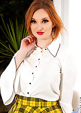 Horny Milf Zara Durose