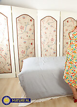 43 Year Old Olga Cabaeva Is A Curvy Spanish Milf With Big Nipples And Wants To Get Wet By Herself