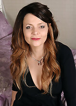 Beautiful Milf Gemma Gold